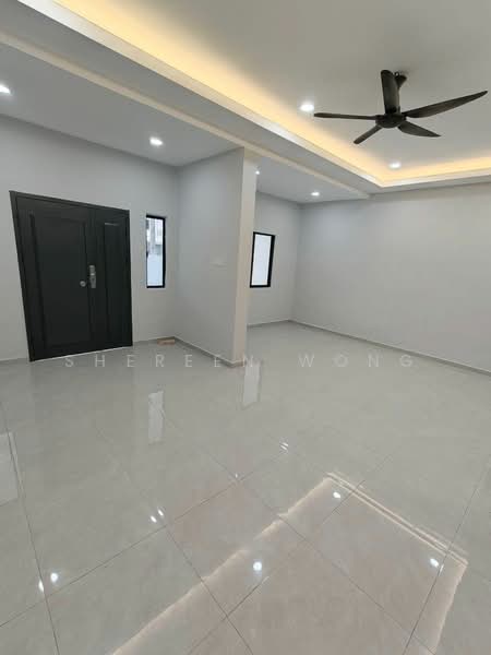 2-storey Terraced House for Sale in Taman Ungku Tun Aminah (Skudai) - Shereen Wong - Living Room - PropertyGuru.com.my