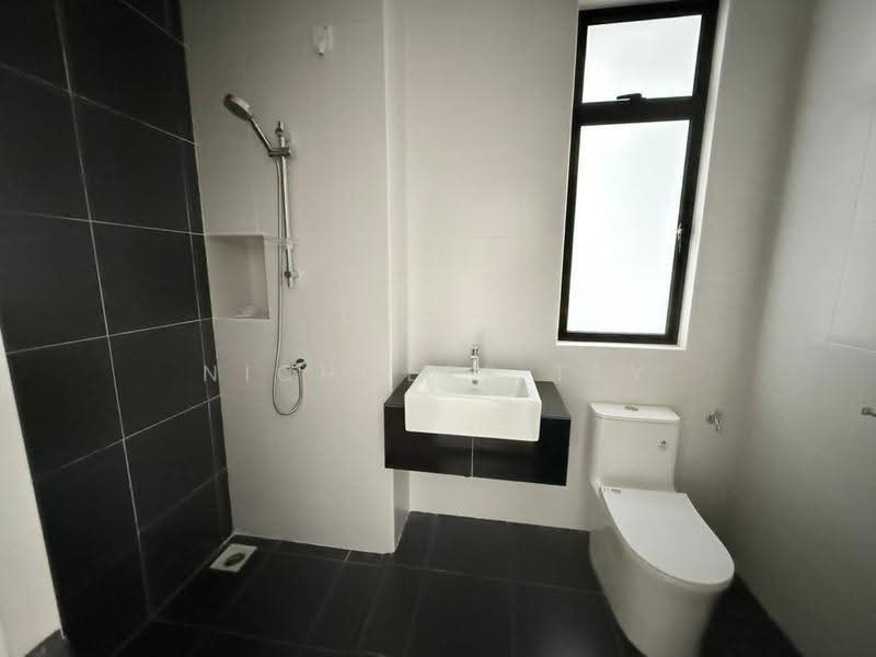 Cluster House for Sale in Eco Botanic (Iskandar Puteri (Nusajaya)) - Nicholas Tey - Bathroom - PropertyGuru.com.my