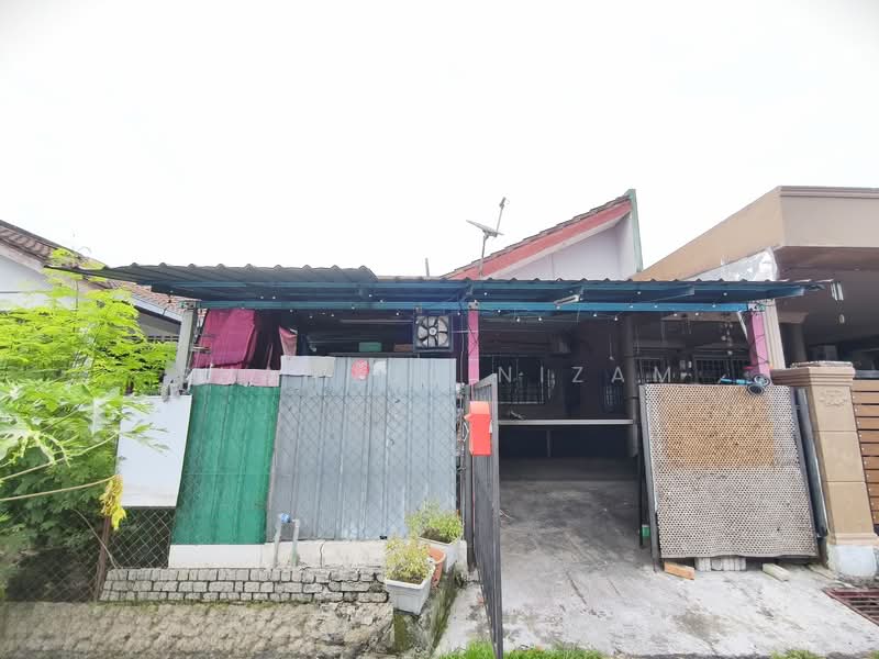 1-storey Terraced House for Sale in Semenyih (Selangor) - Shahrul Nizam - Exterior - PropertyGuru.com.my