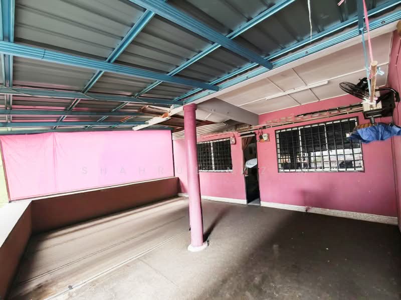 1-storey Terraced House for Sale in Semenyih (Selangor) - Shahrul Nizam - Balcony - PropertyGuru.com.my