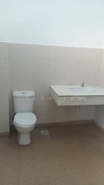2-storey Terraced House for Sale in Taman Kempas Indah (Tebrau) - Jason Tan - Bathroom - PropertyGuru.com.my