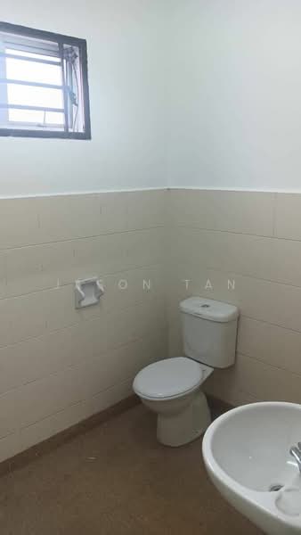 2-storey Terraced House for Sale in Taman Kempas Indah (Tebrau) - Jason Tan - Bathroom - PropertyGuru.com.my