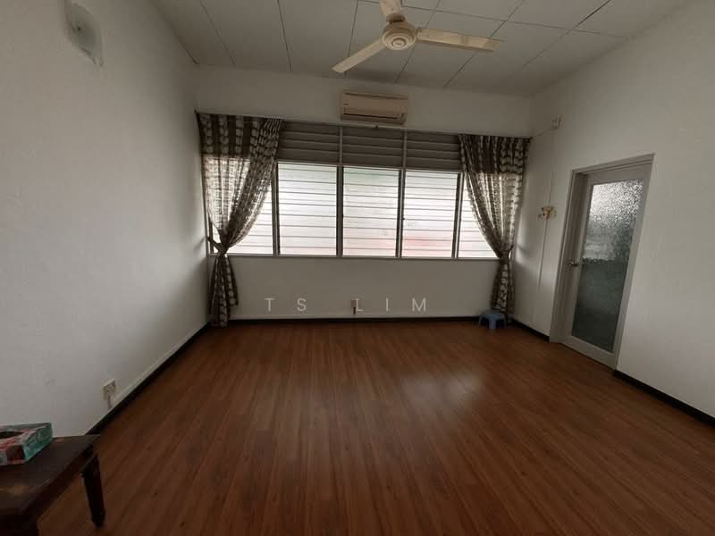 2-storey Terraced House for Sale in Jelutong (Penang) - TS Lim - Living Room - PropertyGuru.com.my