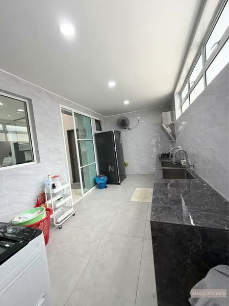 Semi-Detached House for Sale in Canary Garden (Klang) - Suen Ng - Kitchen - PropertyGuru.com.my