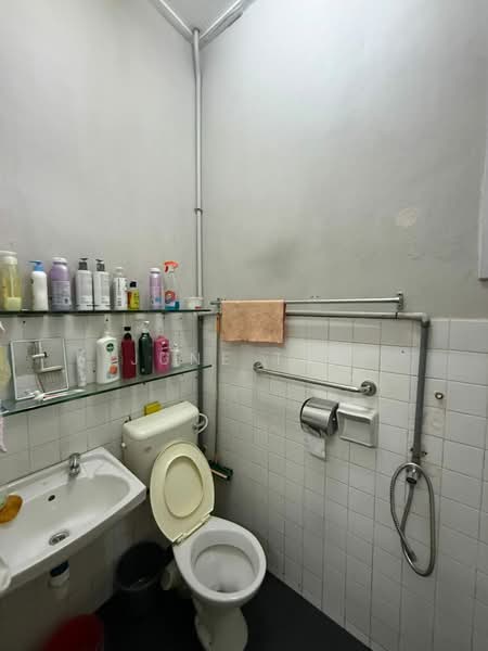 Taman Daya untuk Untuk Dijual - RM 750,000, Apr 2026 - Bathroom - PropertyGuru.com.my