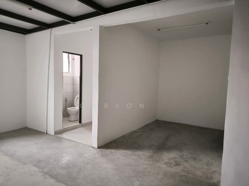 Shop for Rent in Taman Ungku Tun Aminah (Skudai) - Carson . - Bathroom - PropertyGuru.com.my