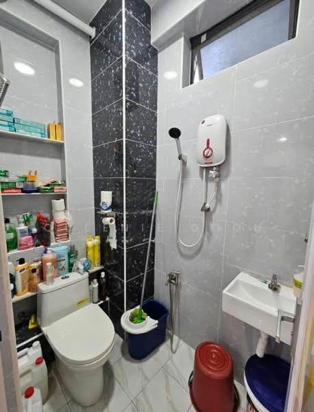 Desa Permai Indah Apartment untuk Untuk Dijual - RM 400,000, Apr 2026 - Bathroom - PropertyGuru.com.my
