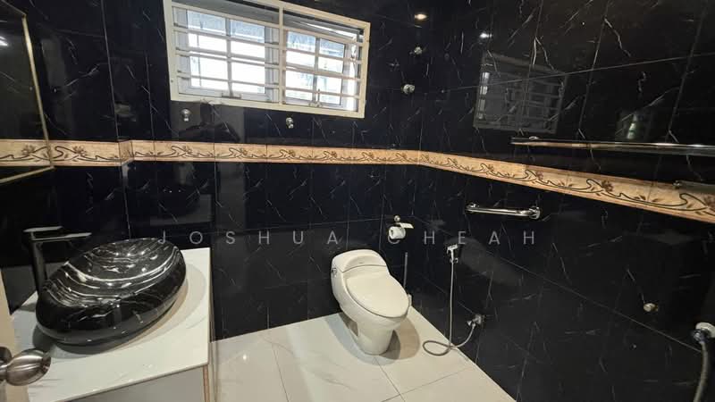 Bungalow for Rent in Country Heights (Kajang) - Joshua Cheah - Bathroom - PropertyGuru.com.my