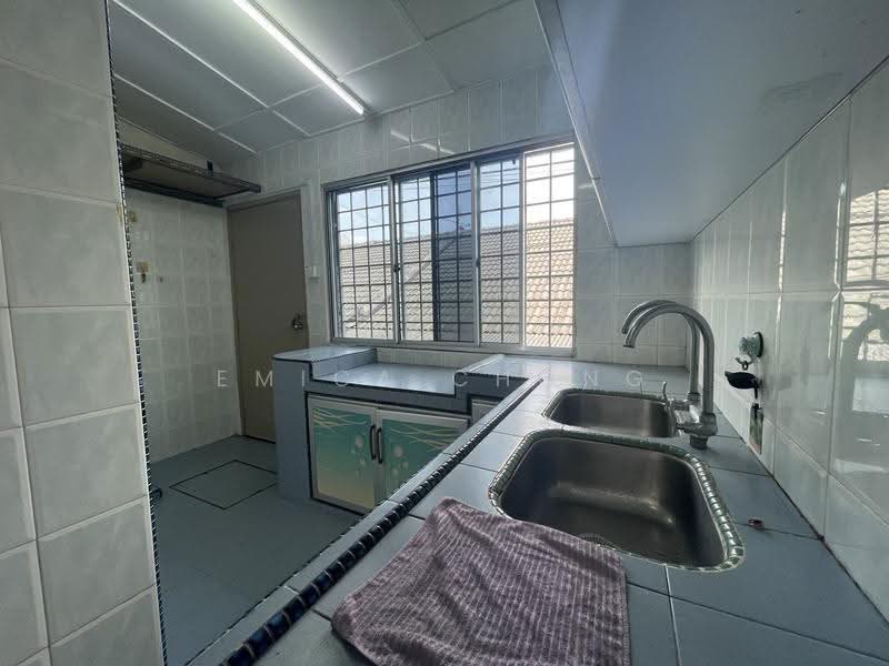 Rumah Teres 1-Tingkat untuk Dijual di Taman Saga (Ampang) - Emica Chong - Kitchen - PropertyGuru.com.my