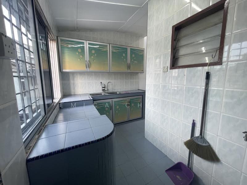 Rumah Teres 1-Tingkat untuk Dijual di Taman Saga (Ampang) - Emica Chong - Kitchen - PropertyGuru.com.my