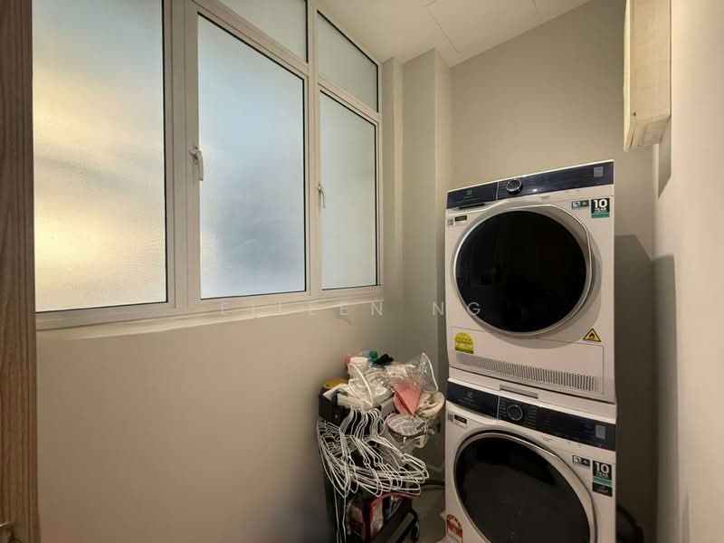 Condominium for Sale at QuayWest Residence - Eileen Ng - Yard - PropertyGuru.com.my