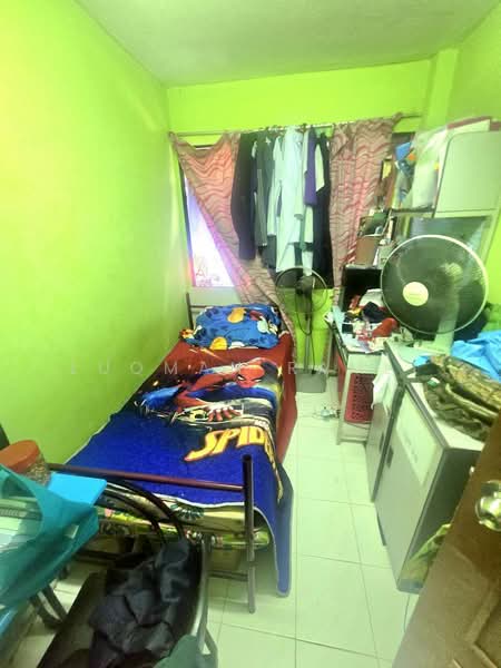 Flat for Sale at Flat Pandan Indah 3/3 - Luqman Ramli - Bedroom - PropertyGuru.com.my