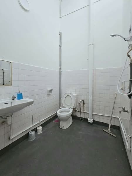 2-storey Terraced House for Sale in Taman Tasek (Johor Bahru) - Karl Lim - Bathroom - PropertyGuru.com.my