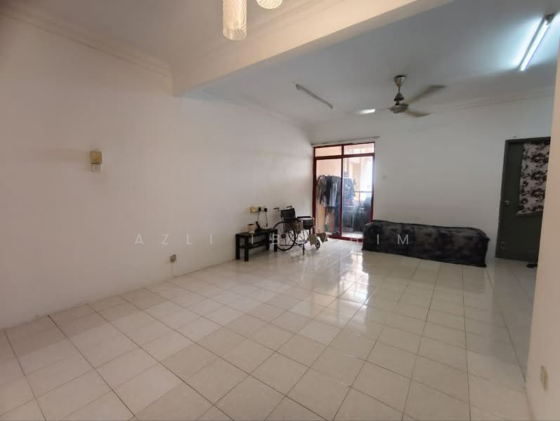 Apartment for Sale at Pangsapuri Permai Putera - Azli Ibrahim - Living Room - PropertyGuru.com.my