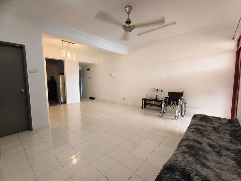 Apartment for Sale at Pangsapuri Permai Putera - Azli Ibrahim - Living Room - PropertyGuru.com.my