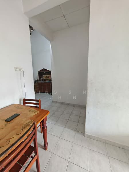 1-storey Terraced House for Sale in Bandar Putra (Kulai) - Sing Sing Chin - Dining Room - PropertyGuru.com.my