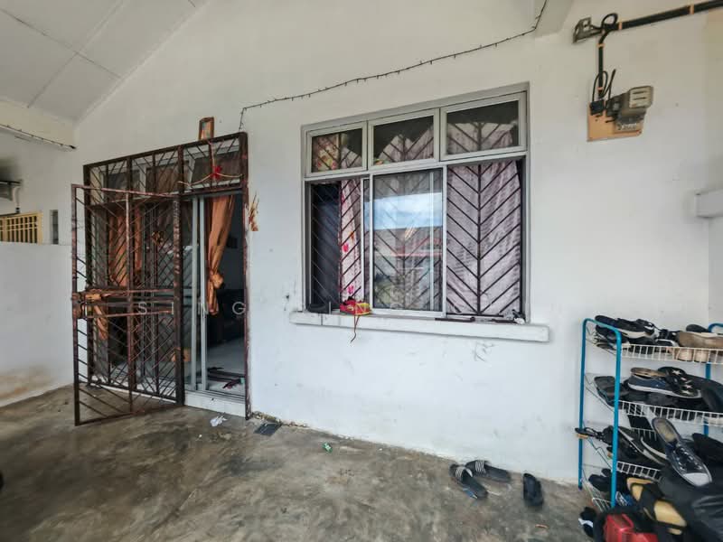 1-storey Terraced House for Sale in Bandar Putra (Kulai) - Sing Sing Chin - Exterior - PropertyGuru.com.my