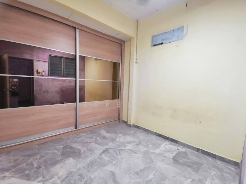 1.5-storey Terraced House for Sale in Bandar Sri Damansara (Selangor) - Pierres Tan - 3rd bedroom - PropertyGuru.com.my