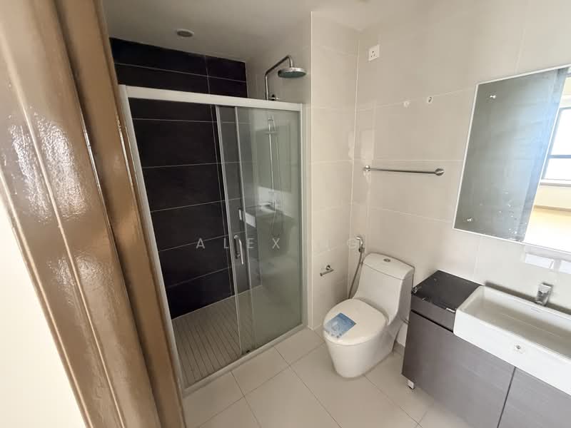 Condominium for Sale at Bay Laurel @ Country Garden Danga Bay - Alex Ng - Bathroom - PropertyGuru.com.my