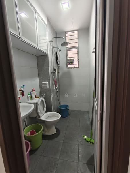 Service Residence for Sale at SuriaMas Suites - Ms Goh - Bathroom - PropertyGuru.com.my