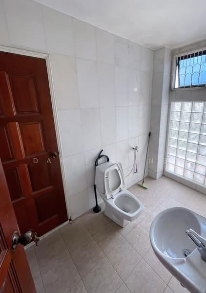 2-storey Terraced House for Sale in Johor Bahru (Johor) - Darren Mong - Bathroom - PropertyGuru.com.my