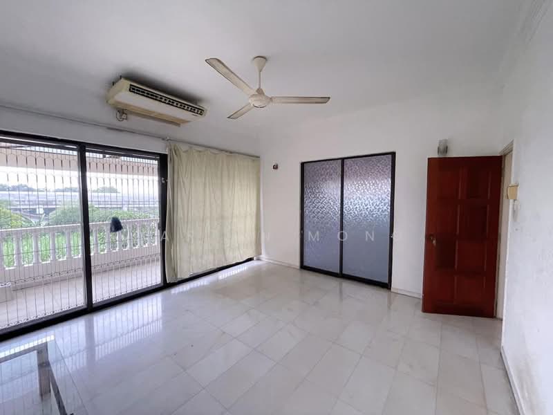 2-storey Terraced House for Sale in Johor Bahru (Johor) - Darren Mong - Living Room - PropertyGuru.com.my