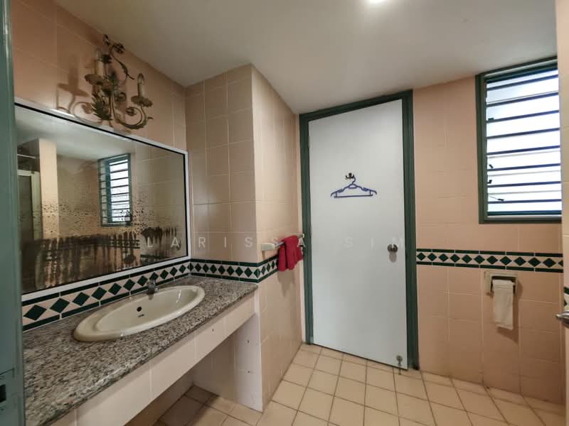Kondominium untuk Dijual di The Straits View Condominium - Larissa Sim - Bathroom - PropertyGuru.com.my
