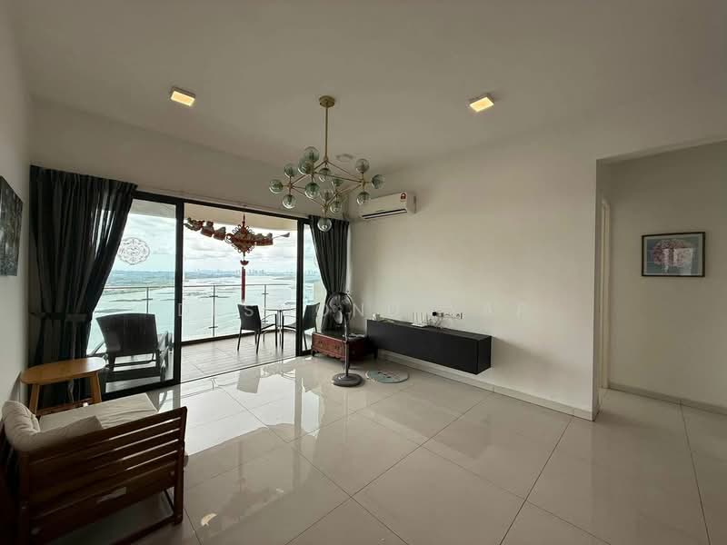 Royal Strand @ Country Garden Danga Bay untuk Untuk Disewa - RM 3,500 /bulan, Apr 2026 - Living Room - PropertyGuru.com.my