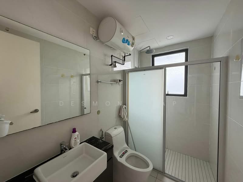 Royal Strand @ Country Garden Danga Bay untuk Untuk Disewa - RM 3,500 /bulan, Apr 2026 - Bathroom - PropertyGuru.com.my