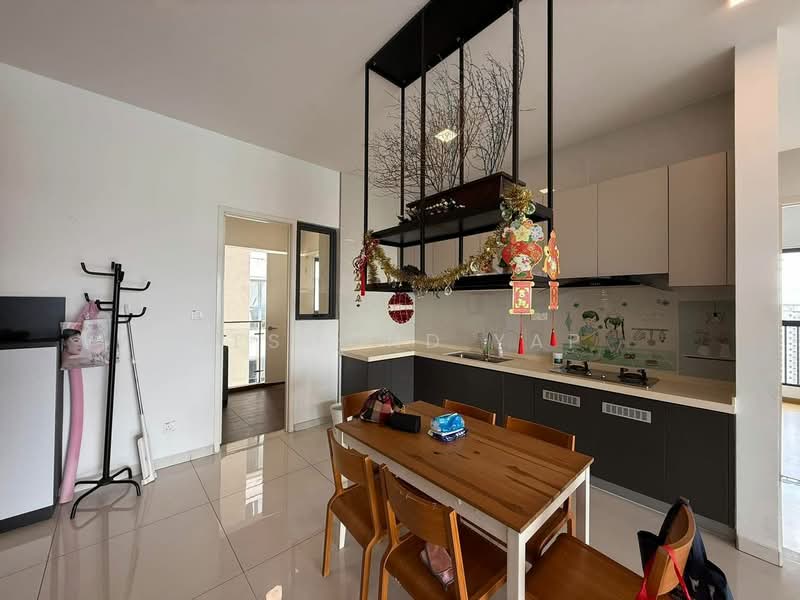Royal Strand @ Country Garden Danga Bay untuk Untuk Disewa - RM 3,500 /bulan, Apr 2026 - Kitchen - PropertyGuru.com.my