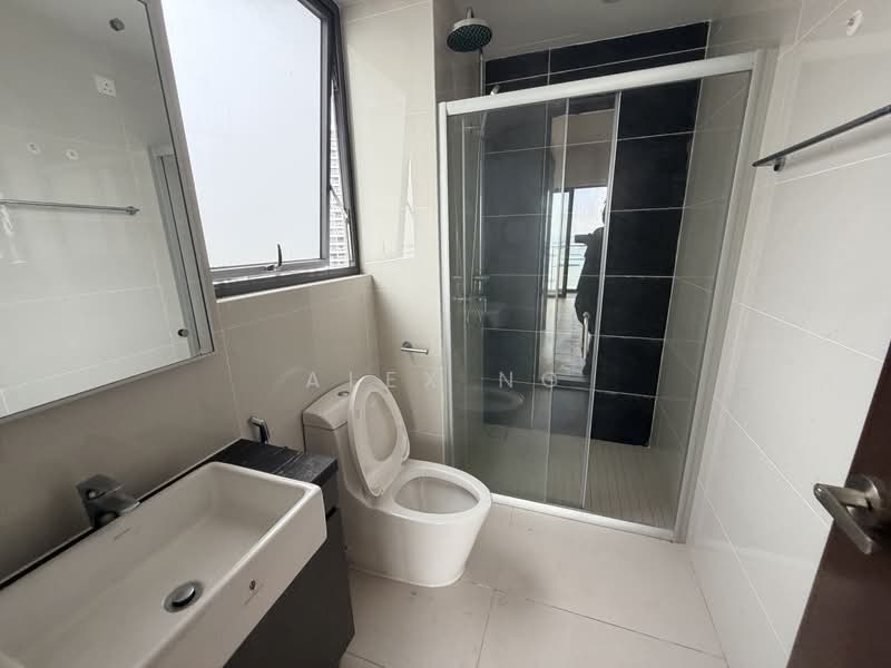 Condominium for Sale at Kings Bay @ Country Garden Danga Bay - Alex Ng - Bathroom - PropertyGuru.com.my