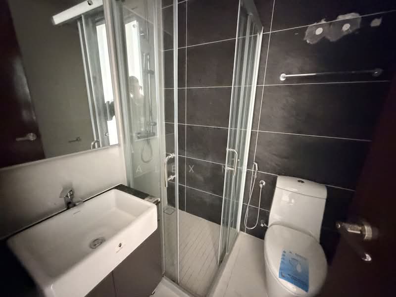 Condominium for Sale at Kings Bay @ Country Garden Danga Bay - Alex Ng - Bathroom - PropertyGuru.com.my