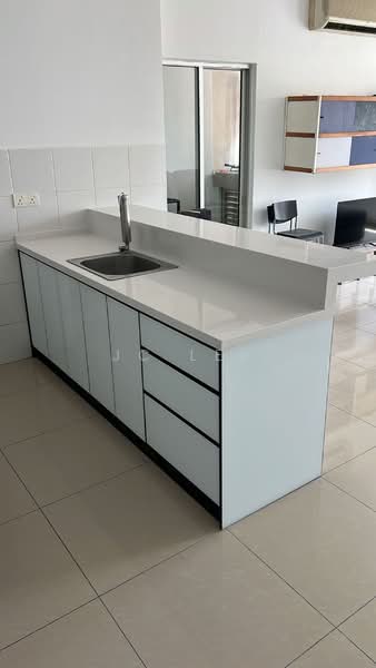 Kondominium untuk Dijual di Casa Tropicana - Jc Lee - Kitchen - PropertyGuru.com.my