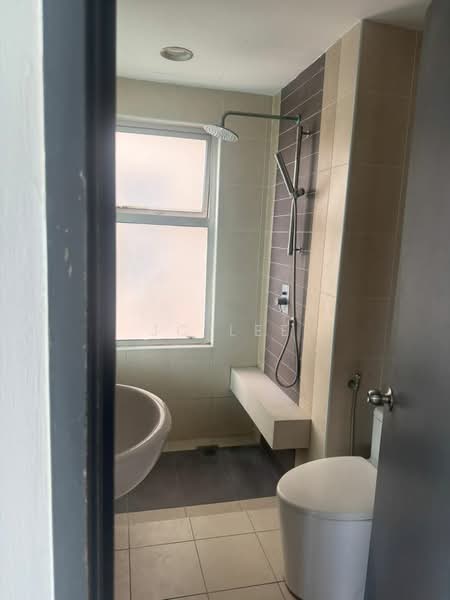Kondominium untuk Dijual di Casa Tropicana - Jc Lee - Bathroom - PropertyGuru.com.my
