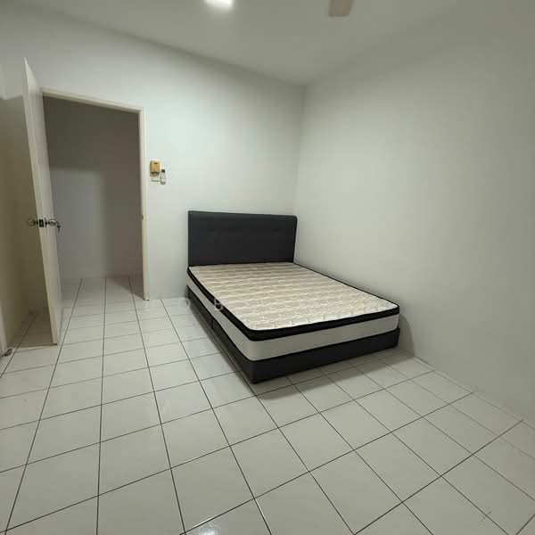 Townhouse for Rent in Jalan Klang Lama (Old Klang Road) (Kuala Lumpur) - Bobo Lee - Bedroom - PropertyGuru.com.my