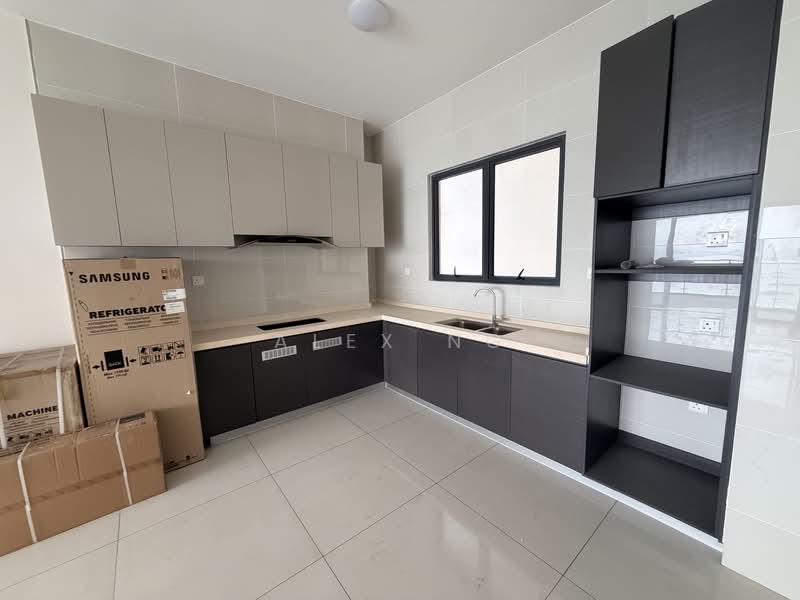 Condominium for Sale at Kings Bay @ Country Garden Danga Bay - Alex Ng - Kitchen - PropertyGuru.com.my