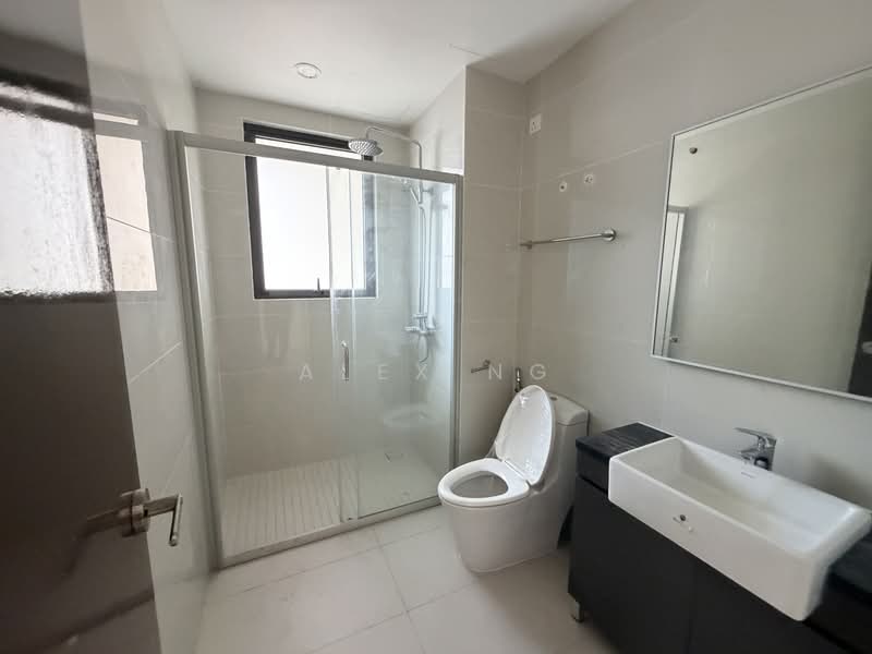 Condominium for Sale at Kings Bay @ Country Garden Danga Bay - Alex Ng - Bathroom - PropertyGuru.com.my