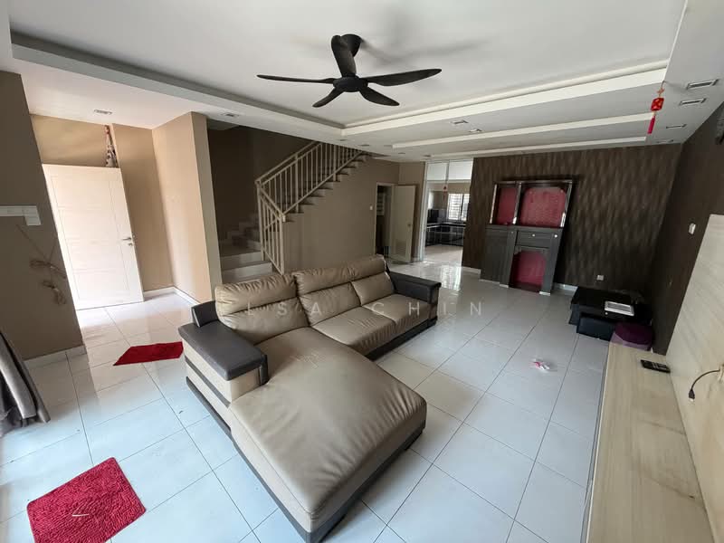 2-storey Terraced House for Sale in Bandar Dato Onn (Tebrau) - Ilsa Chin - Living Room - PropertyGuru.com.my