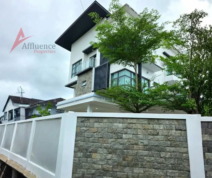 Semi-Detached House for Sale in Kuching (Sarawak) - Sherene Kok - Exterior - PropertyGuru.com.my