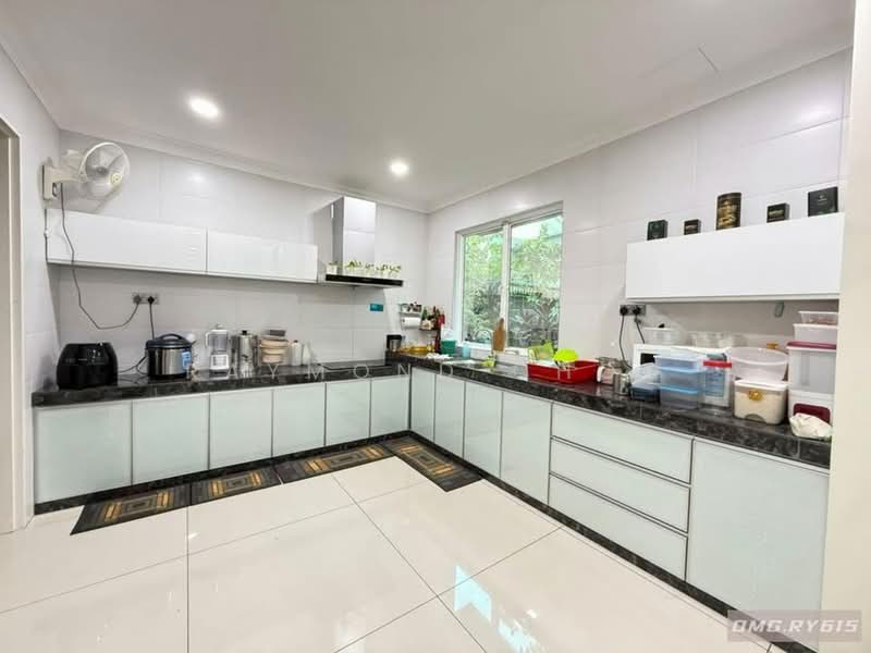 Luxuria, Bandar Parklands untuk Untuk Dijual - RM 3,500,000, Apr 2026 - Kitchen - PropertyGuru.com.my