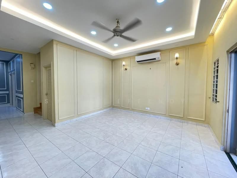 2-storey Terraced House for Sale in Seksyen 4 (Kota Damansara) - Saufee Effendy - Living Room - PropertyGuru.com.my