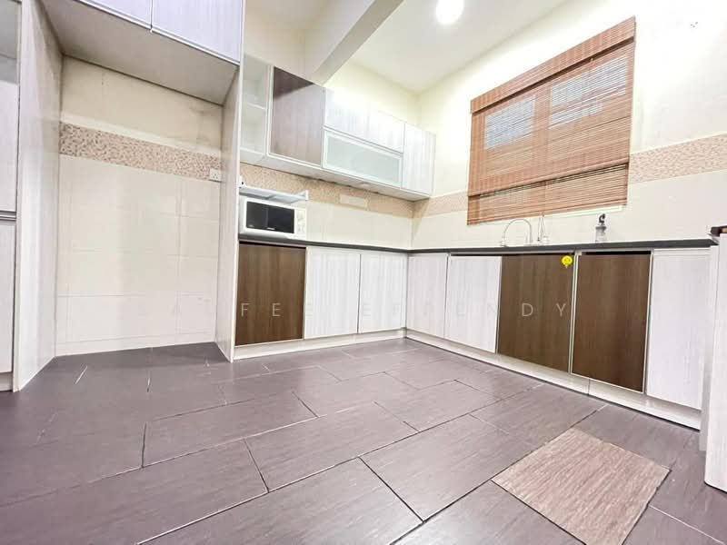 2-storey Terraced House for Sale in Seksyen 4 (Kota Damansara) - Saufee Effendy - Kitchen - PropertyGuru.com.my