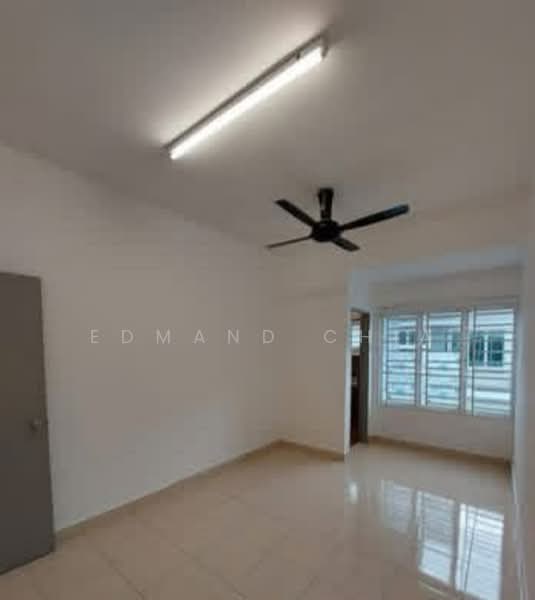 Taman Desa Dengkil untuk Untuk Disewa - RM 1,550 /bulan, Apr 2026 - Living Room - PropertyGuru.com.my