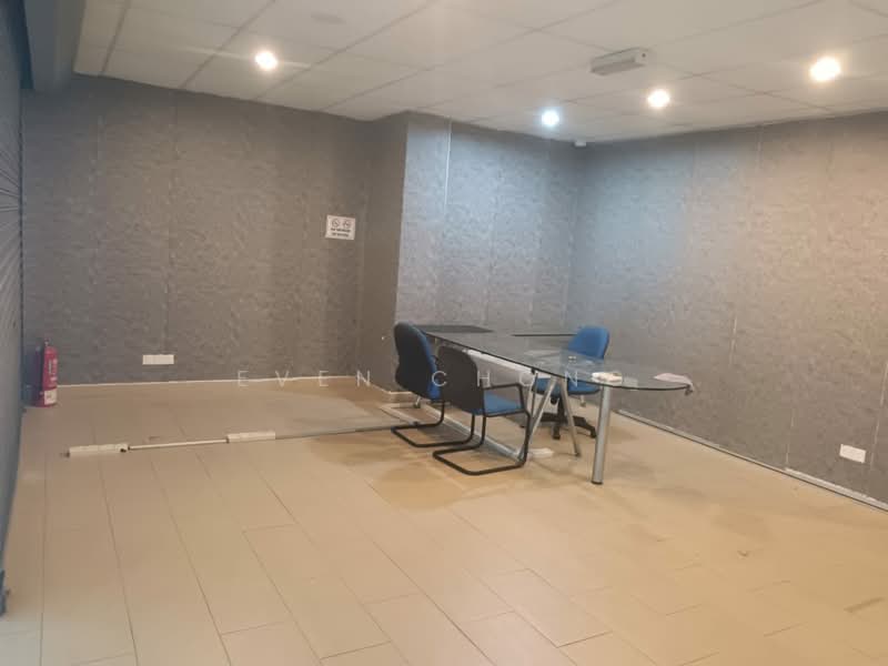 Untuk Disewa - Queen's Avenue