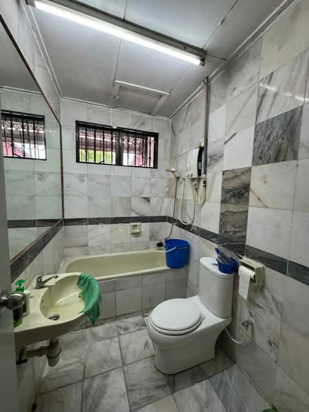 2-storey Terraced House for Sale in Taman Sri Putri (Skudai) - Iden Tan - Bathroom - PropertyGuru.com.my