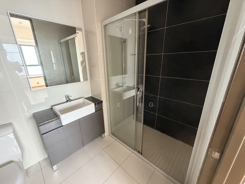 Condominium for Sale at Kings Bay @ Country Garden Danga Bay - Alex Ng - Bathroom - PropertyGuru.com.my