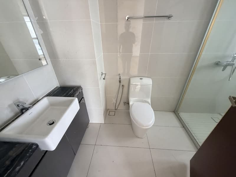 Condominium for Sale at Kings Bay @ Country Garden Danga Bay - Alex Ng - Bathroom - PropertyGuru.com.my