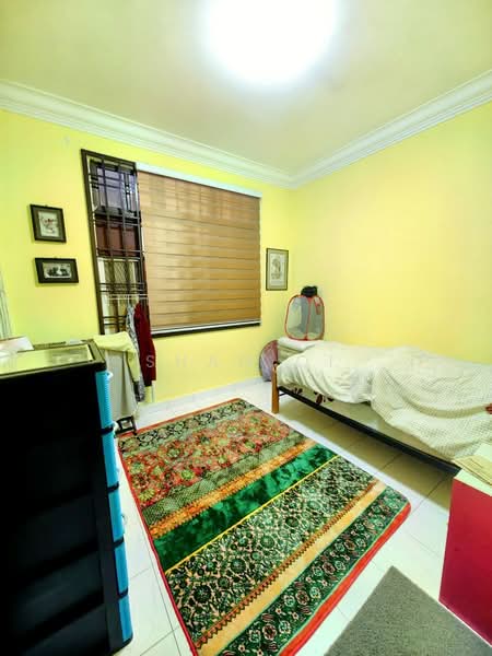 1.5-storey Terraced House for Sale in Taman Rinting (Masai) - Shao Qi - Bedroom - PropertyGuru.com.my