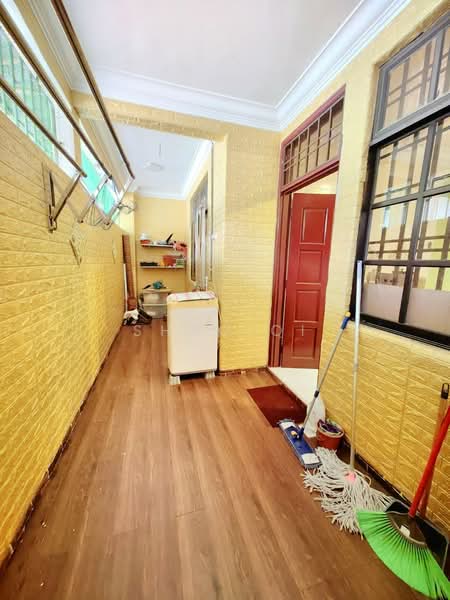 1.5-storey Terraced House for Sale in Taman Rinting (Masai) - Shao Qi - Corridor - PropertyGuru.com.my