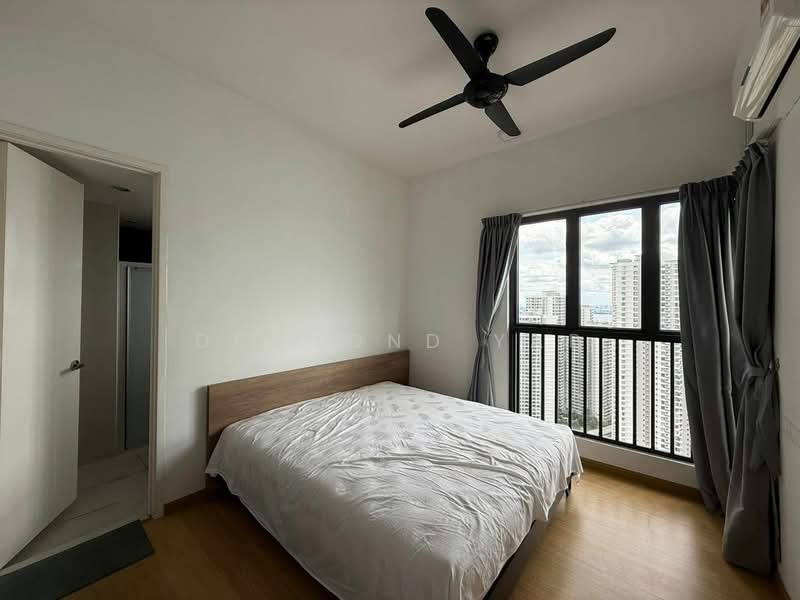 Service Residence for Sale at Royal Strand @ Country Garden Danga Bay - Desmond Yap - Bedroom - PropertyGuru.com.my